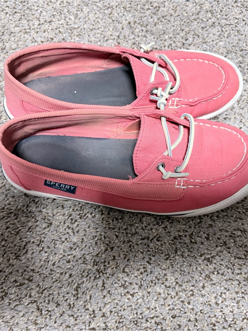 Sperry Women’s Coral Canvas Boat Shoes size 9